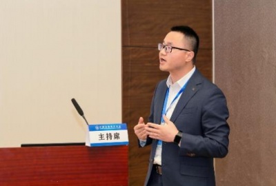 德创环保携煤气精脱硫技术亮相2025年生态环境功能材料科技创新研讨会